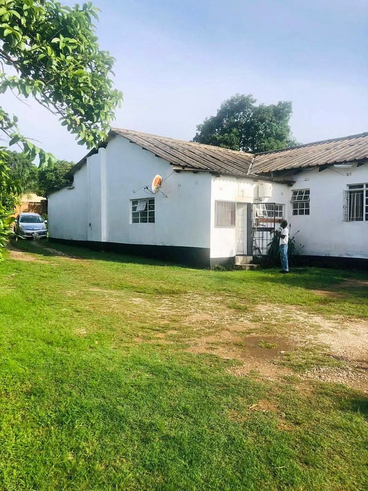 House for sale House for sale in Olympia Location along akashambatwa Road of chainama Road 2007sqm