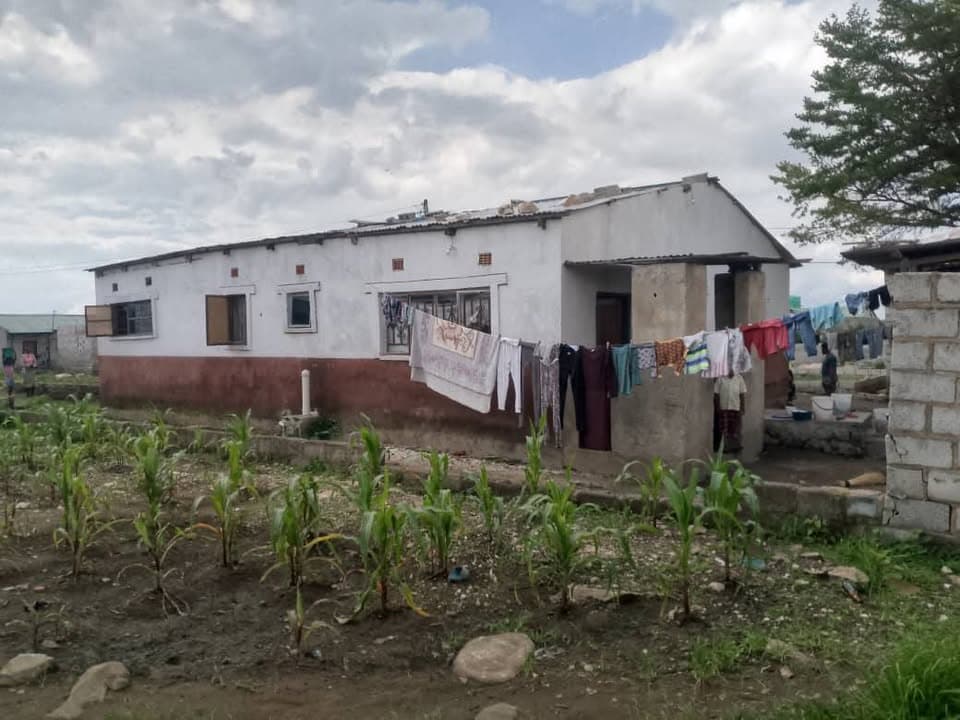 House for sale in kaunda Quick Sale K160,000 Negotiable 3 Bedroomed Self-Contained House Plus 2