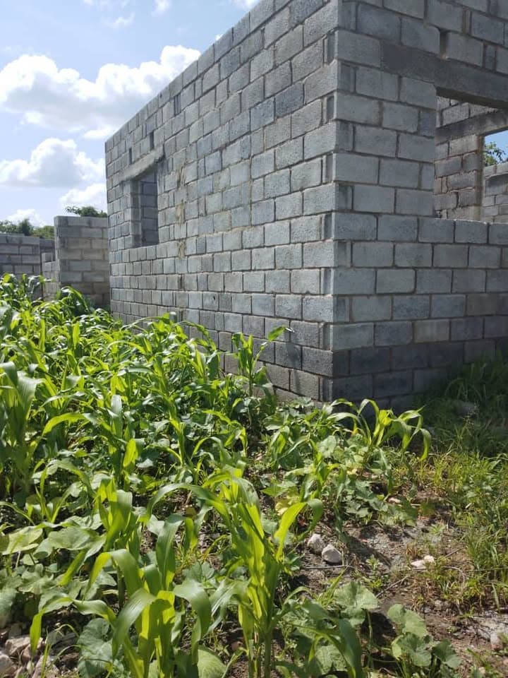 Unfinished house for sale in kasupe Reduced to go Hurry K55,000 Negotiable.