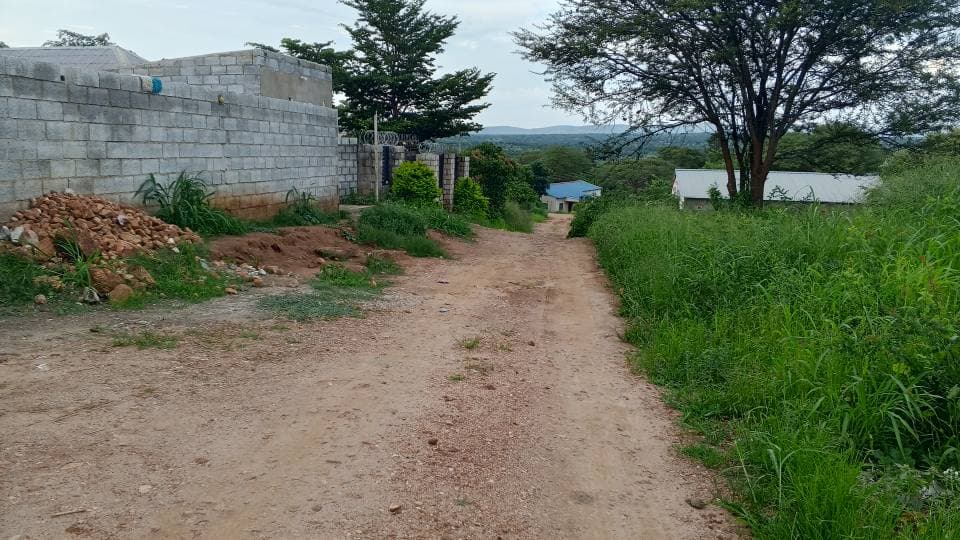 PLOT FOR SALE IN CHONGWE TOWN PLOT FOR SALE IN CHONGWE TOWN K170,000 NEGOTIABLE 50M BY 45M PLOT