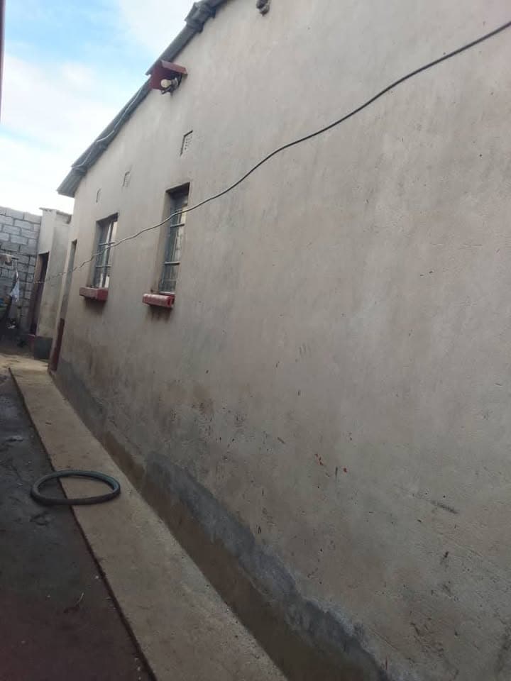 House for sale in makeni Villa Investment property for sale makeni villa 55 road tarmac.