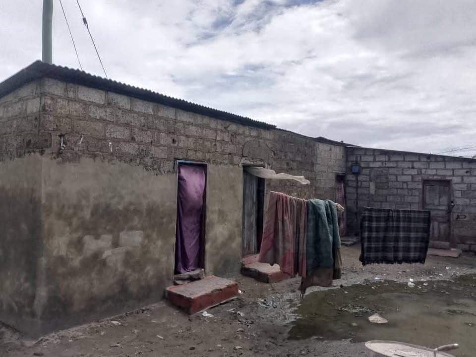 House for sale in kanyama 2rooms house plus 1room by 2doors for sale in kanyama near Banda market